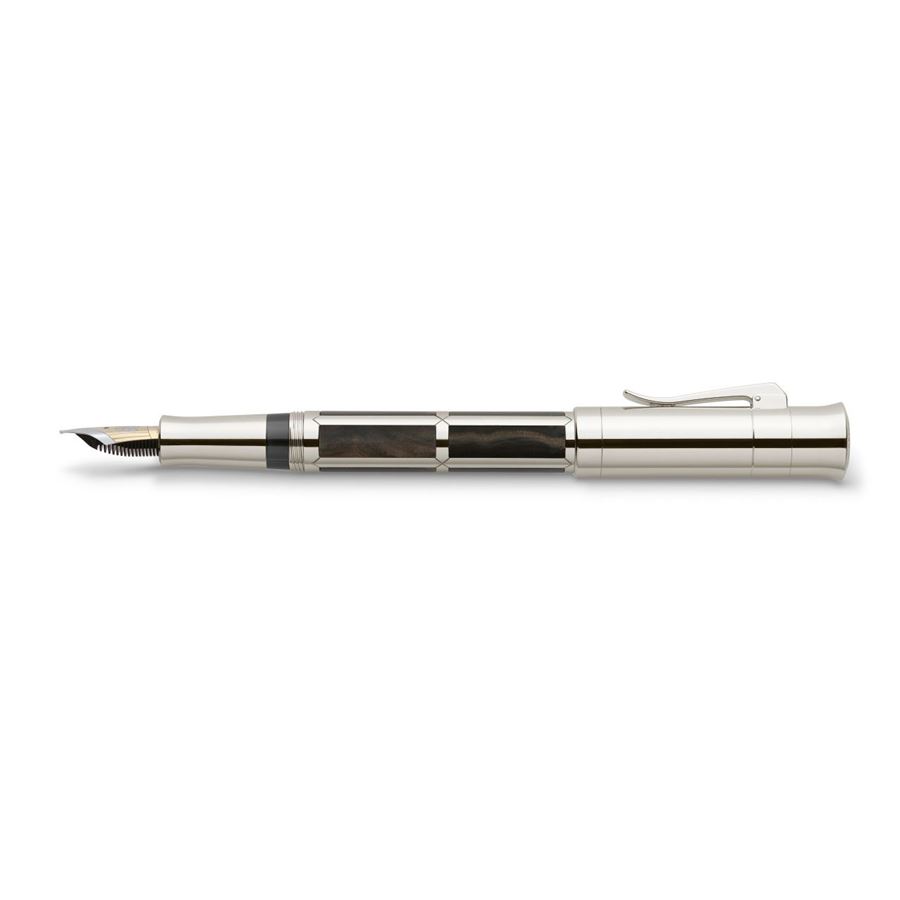 Graf-von-Faber-Castell - Fountain pen Pen of the Year 2007 Fine